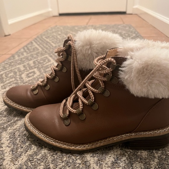 Express Tan fur Booties - Picture 4 of 4